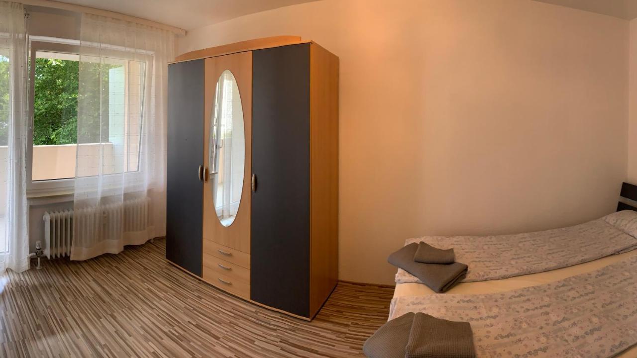 Grosse Und Helle Ferien Wohnung Mit Parkplatzen Laufenburg Extérieur photo